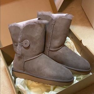 Bailey button uggs